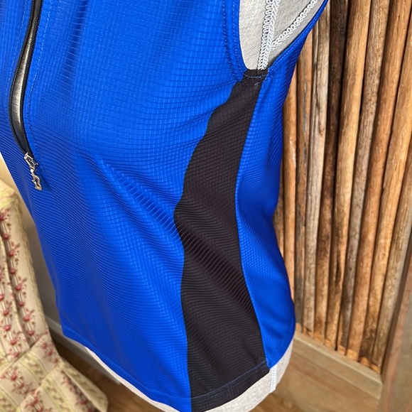 Biemme Sport Women Cycling Sleeveless Jersey, Size Medium, 3/4 Front Zipper - Picture 6 of 9
